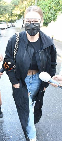 Serenay Sarıkaya sessiz kaldı
