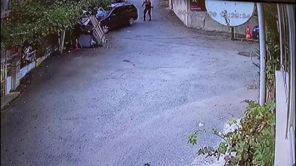 Son dakika.. Eşinin sığındığı baba evine aracıyla defalarca çarptı