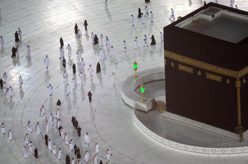 Suudi Arabistanda umre ziyaretleri 6 ay sonra yeniden başladı