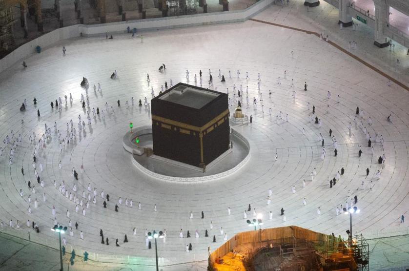 Suudi Arabistanda umre ziyaretleri 6 ay sonra yeniden başladı