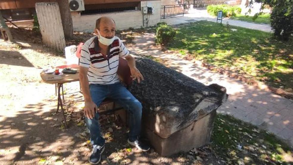 Son dakika.. Taksi durağındaki lahit müzeye kaldırıldı