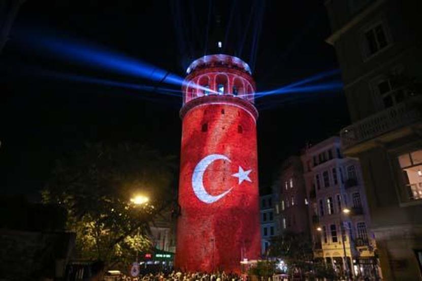 Restorasyon çalışmaları tamamlandı Galata Kulesi yeniden ziyarete açıldı
