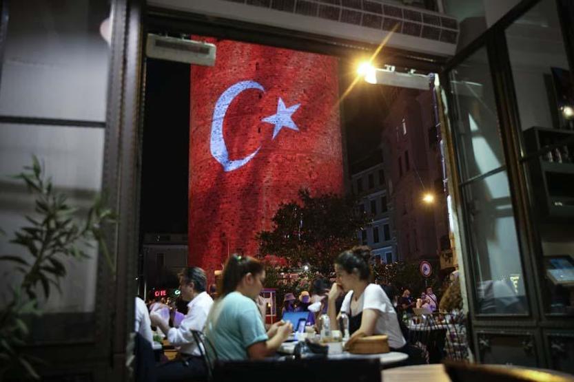 Restorasyon çalışmaları tamamlandı Galata Kulesi yeniden ziyarete açıldı