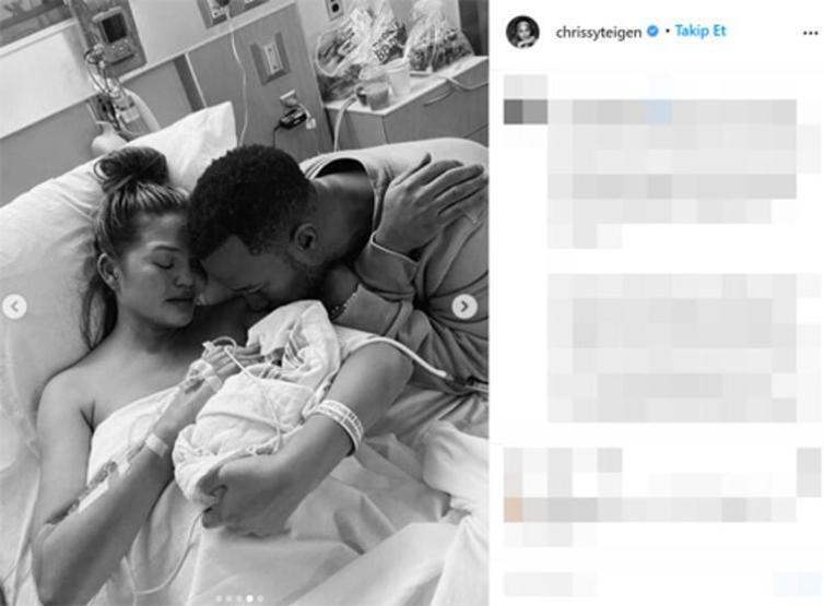Chrissy Teigenın düşük yaptığı anların fotoğraflanması tartışma yarattı