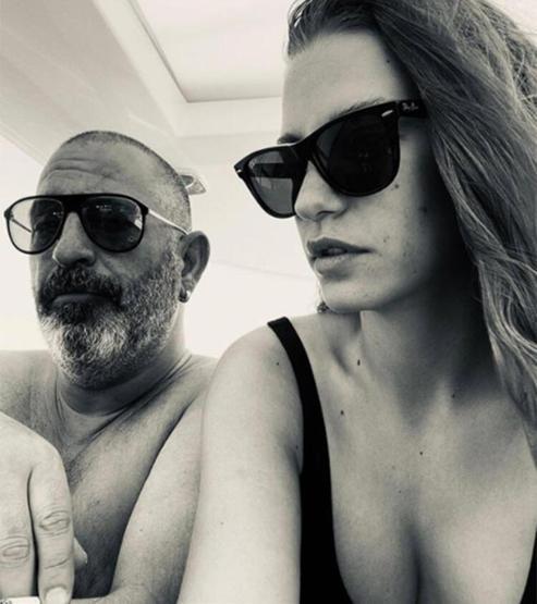Serenay Sarıkaya göğüs estetiği mi oldu