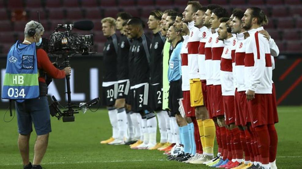 Son dakika... Löw milli yıldıza hayran kaldı