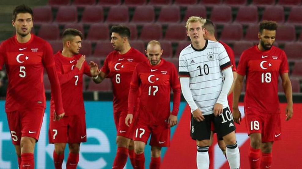 Son dakika... Löw milli yıldıza hayran kaldı