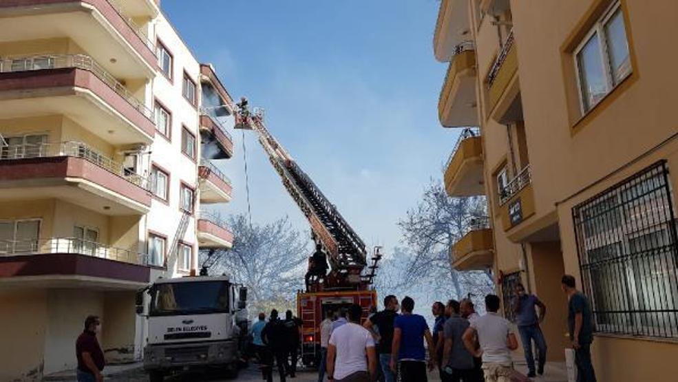 Son dakika Hataydaki orman yangını yerleşim yerlerine yaklaştı 70 kişi yangından etkilendi