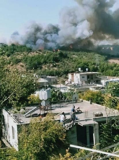 Son dakika Hataydaki orman yangını yerleşim yerlerine yaklaştı 70 kişi yangından etkilendi