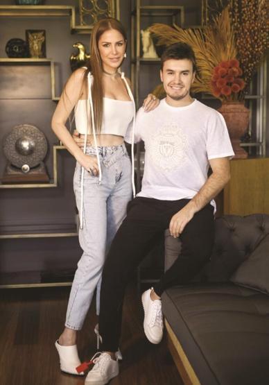 Selin İmer-Mustafa Ceceli çifti evinin kapılarını açtı