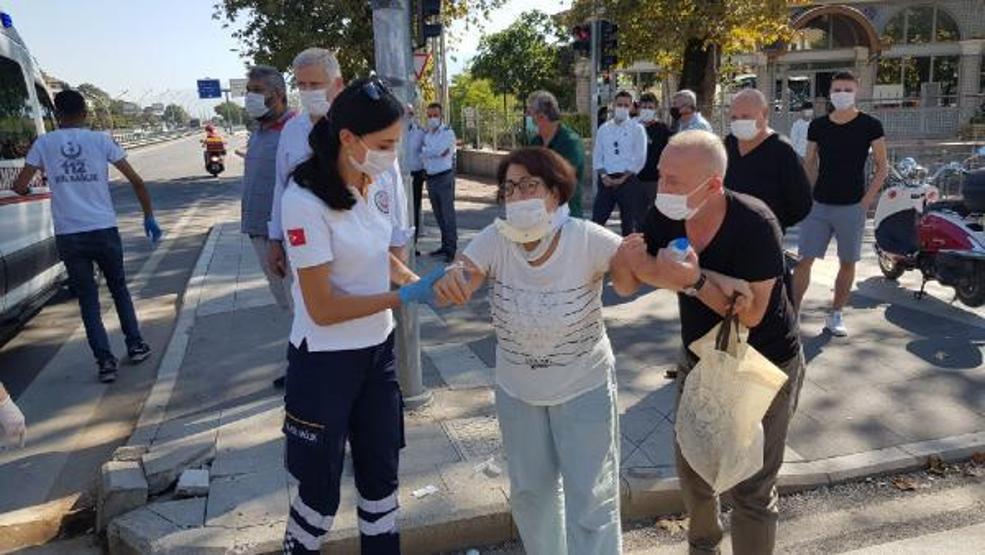 Halk otobüsü ile hafif ticari araç çarpıştı: 7 yaralı