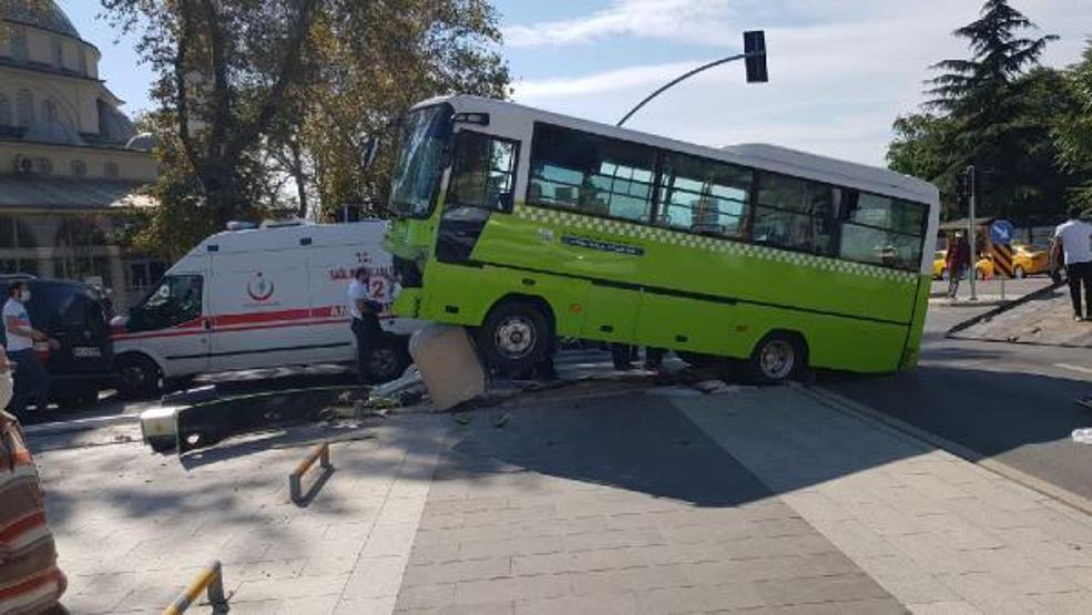 Halk otobüsü ile hafif ticari araç çarpıştı: 7 yaralı