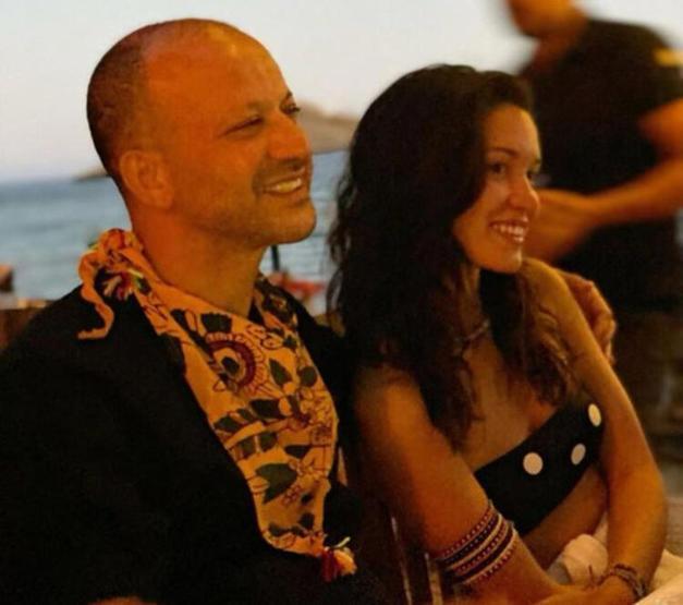 Rıza Kocaoğlu-Hazal Subaşı çiftinden romantik poz