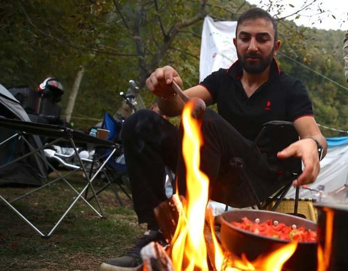 HES kodu ile girdikleri kampta doğanın keyfini çıkardılar