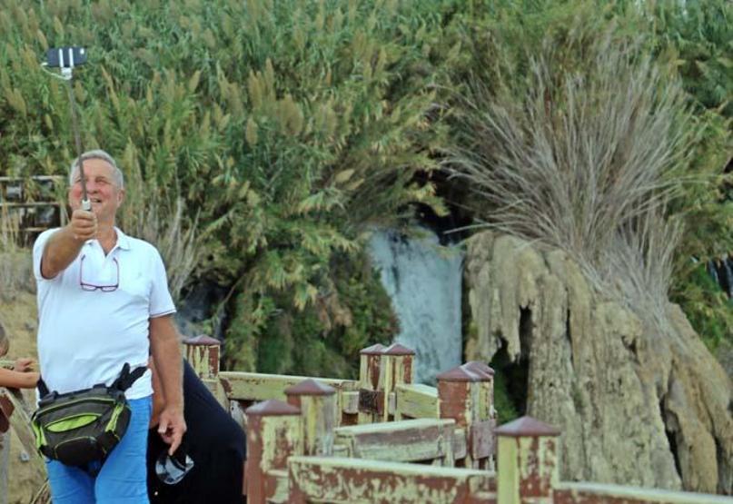 Düden Şelalesi sonbaharda da turistlerin gözdesi