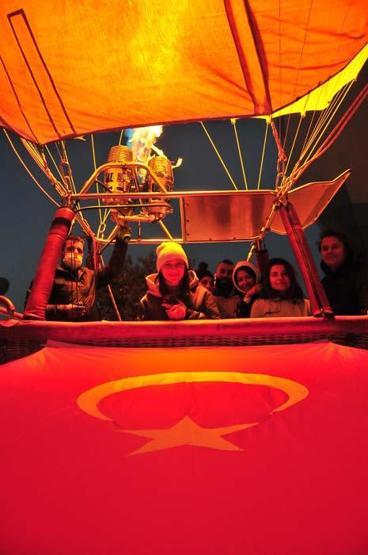 Kapadokyada balonlar Cumhuriyet Bayramı için havalandı