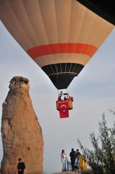 Kapadokyada balonlar Cumhuriyet Bayramı için havalandı