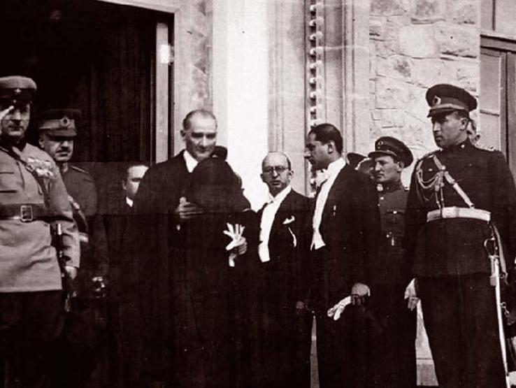 Atatürkün katıldığı 29 Ekim kutlamalarından fotoğraflar