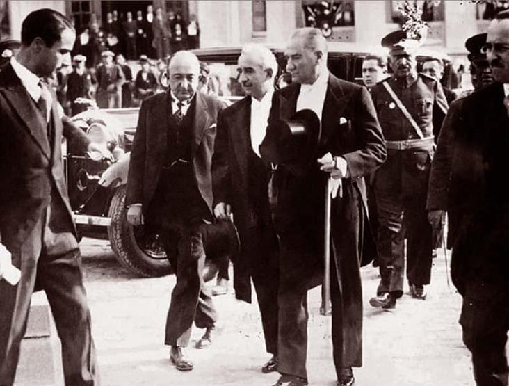 Atatürkün katıldığı 29 Ekim kutlamalarından fotoğraflar
