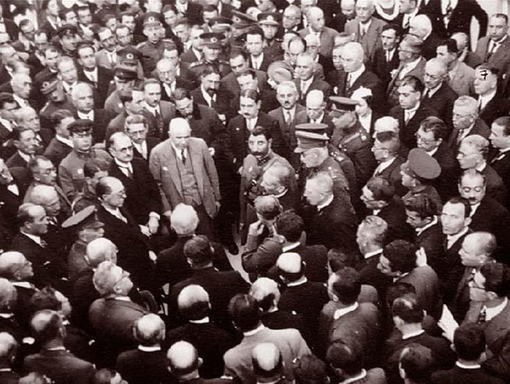 Atatürkün katıldığı 29 Ekim kutlamalarından fotoğraflar