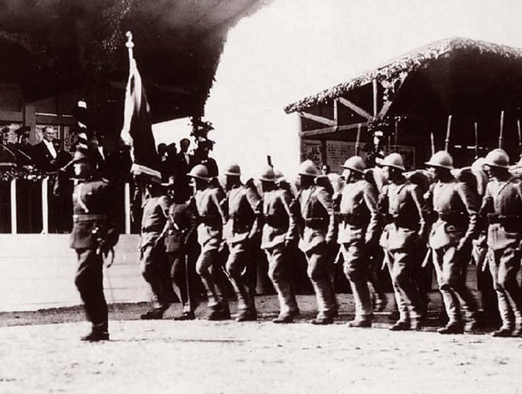 Atatürkün katıldığı 29 Ekim kutlamalarından fotoğraflar
