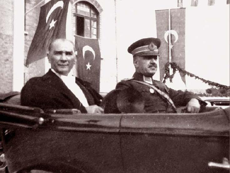 Atatürkün katıldığı 29 Ekim kutlamalarından fotoğraflar