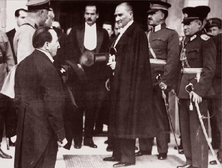 Atatürkün katıldığı 29 Ekim kutlamalarından fotoğraflar