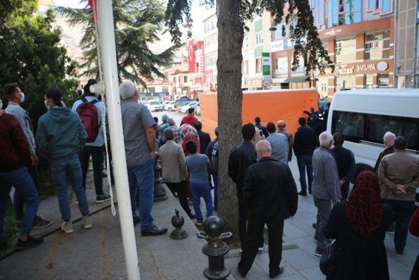 İntihar girişimini telefondan yayınladılar