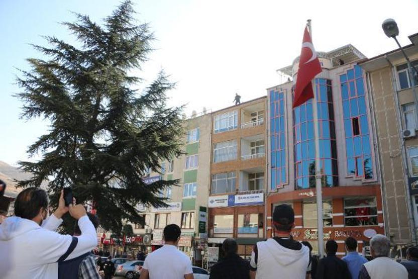 İntihar girişimini telefondan yayınladılar