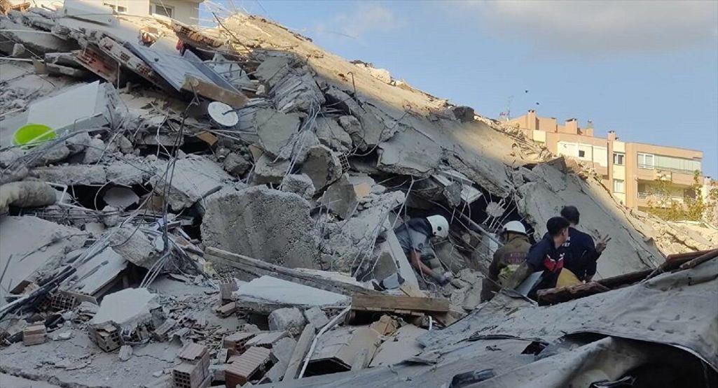 İzmir depreminde kahreden 2 rapor: Yıkılan iki bina tescilli çürük