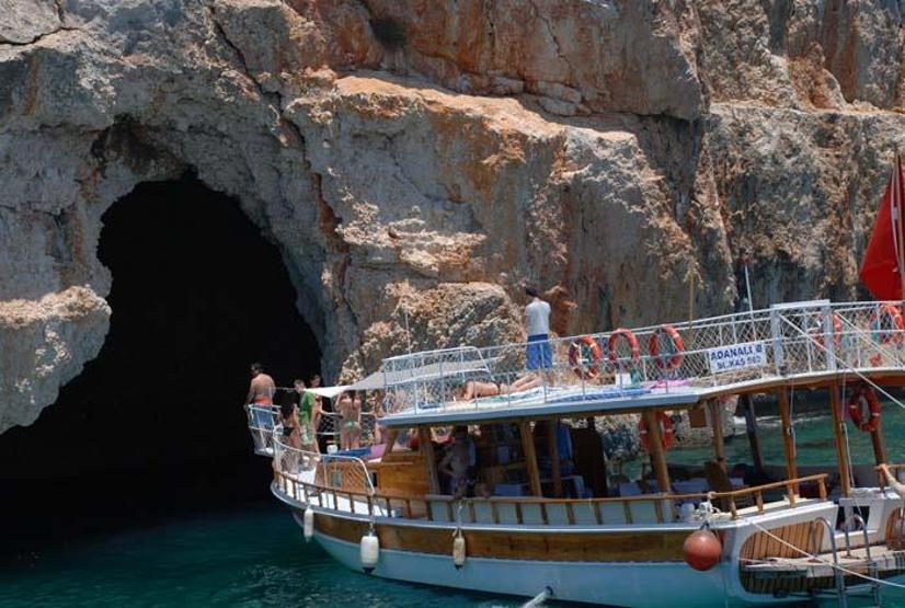 Aşıklar Mağarası turistlerin ilgi odağı oldu