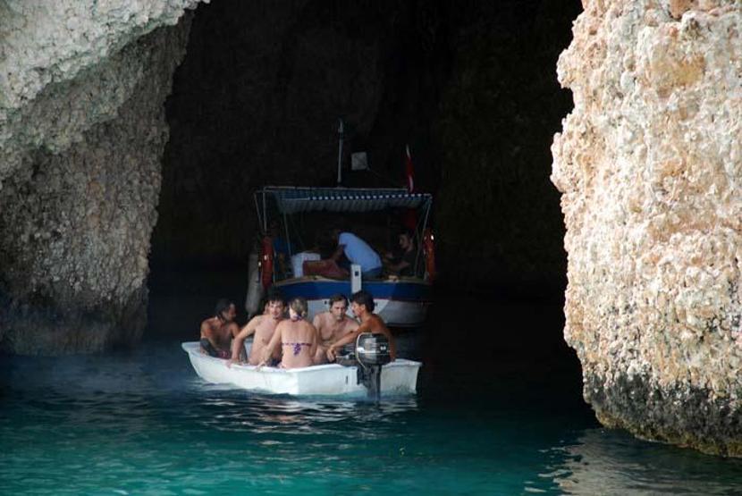 Aşıklar Mağarası turistlerin ilgi odağı oldu