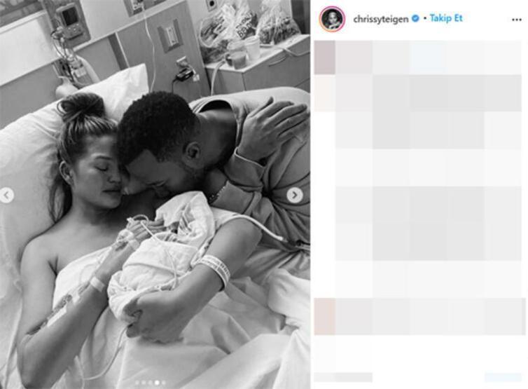 Chrissy Teigen kaybettiği bebeğinin adını dövme yaptırdı