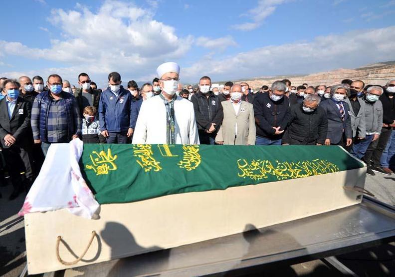 91 saat sonra kurtarılan Aydanın annesi Fidan Gezgin, toprağa verildi