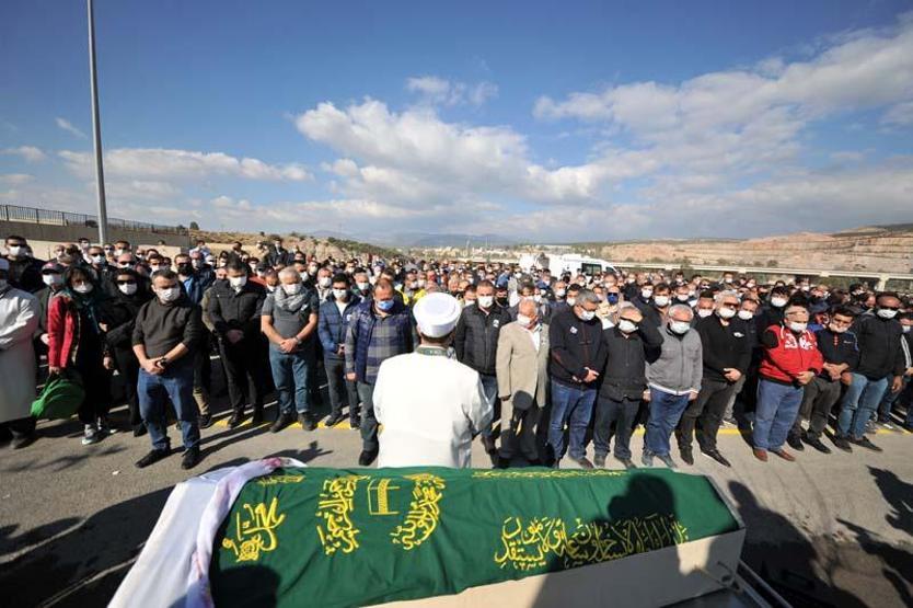 91 saat sonra kurtarılan Aydanın annesi Fidan Gezgin, toprağa verildi