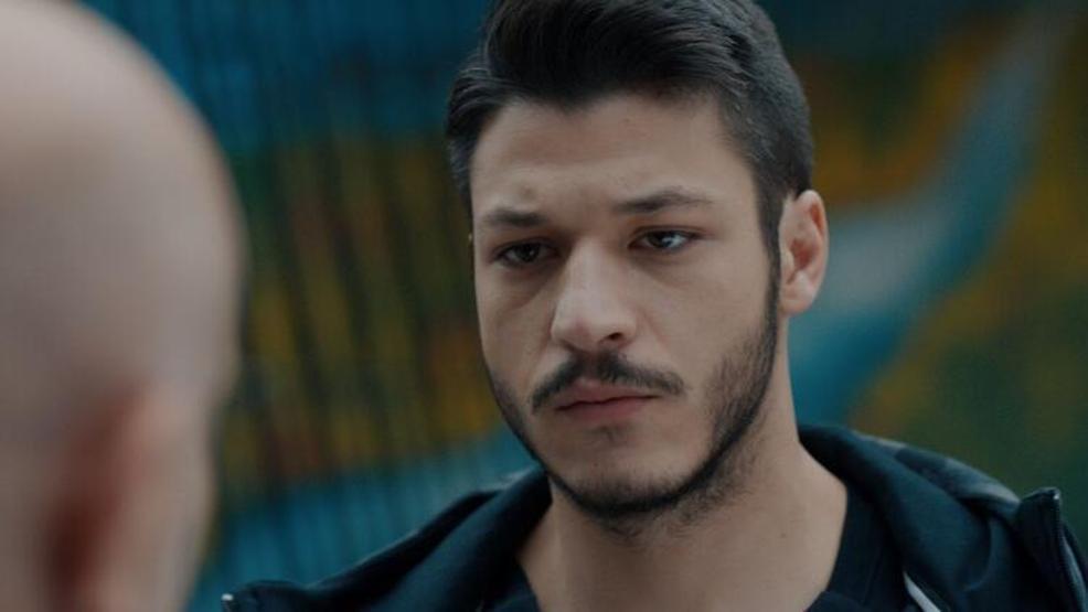 Kız arkadaşı Beyza Güneşi şikayet etmişti... Kubilay Aka hakkında yakalama kararı çıkartıldı