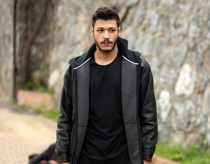 Kız arkadaşı Beyza Güneşi şikayet etmişti... Kubilay Aka hakkında yakalama kararı çıkartıldı
