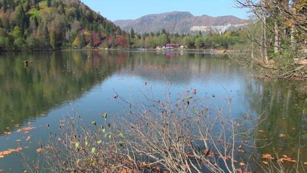 Karagöl Tabiat Parkında sonbahar güzelliği