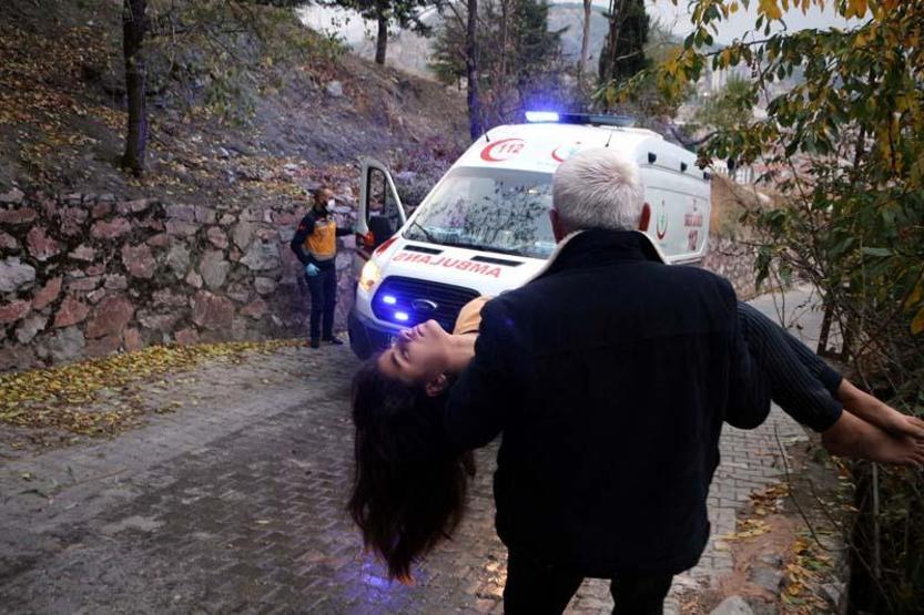 Gördüğü manzara karşısında baygınlık geçirdi Apar topar hastaneye kaldırıldı