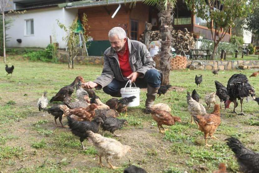 Yeşilçam’ın yakışıklı jönü Sertan Acar şimdi ne yapıyor