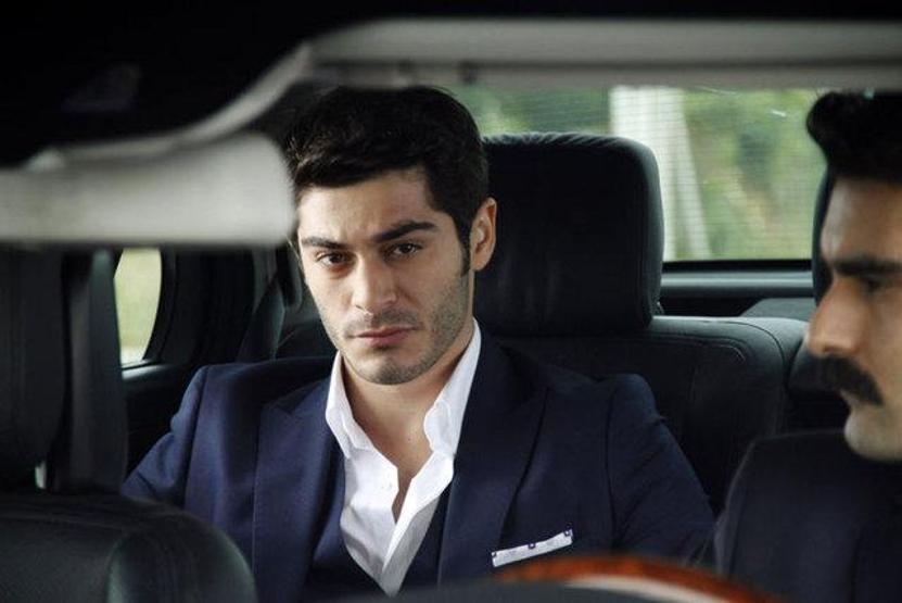 Burak Denizin acı günü Babası hayatını kaybetti