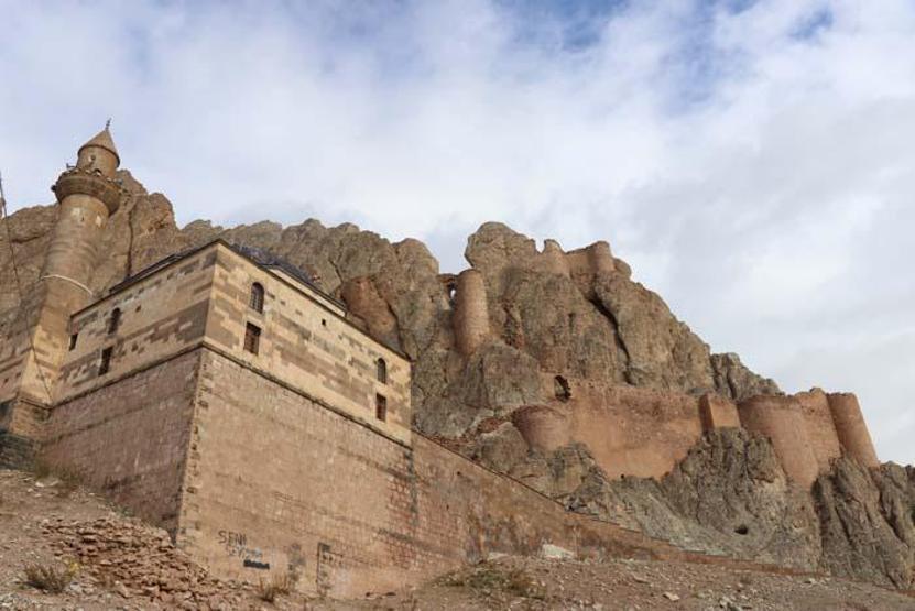 Osmanlı mirası İshak Paşa Sarayı 105 bin turist ağırladı