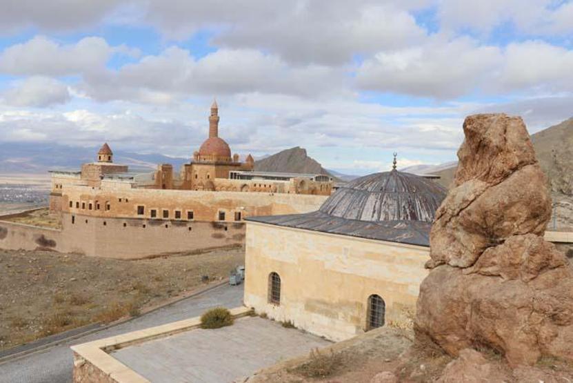 Osmanlı mirası İshak Paşa Sarayı 105 bin turist ağırladı