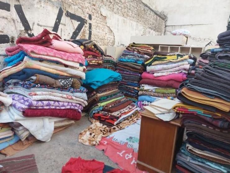 Depremzedelerin battaniyelerini satan kişi hurdacı çıktı
