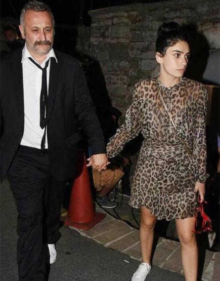 Hazar Ergüçlü makyajsız görüntülendi