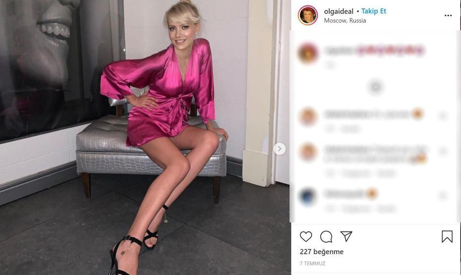 Rus modelin koronavirüs paylaşımı olay oldu: Babasının cenazesini böyle aldı