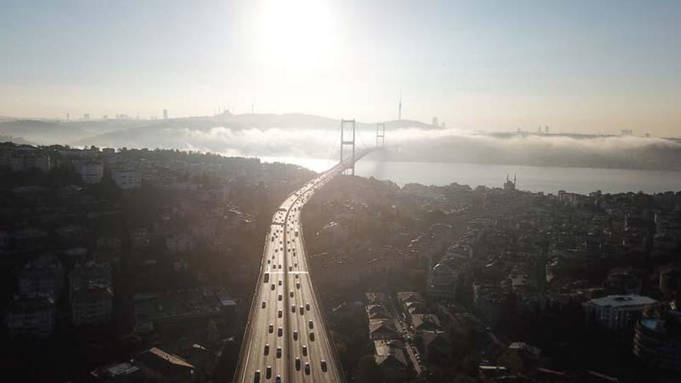 İstanbul Boğazına çöken sis havadan görüntülendi
