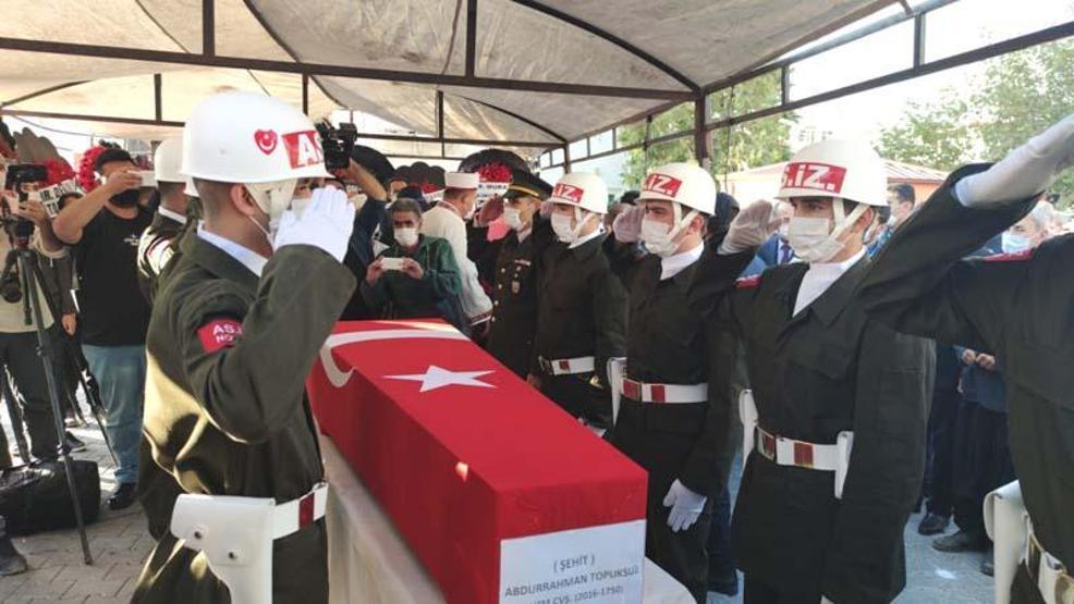 Şehit Uzman Çavuş Abdurrahman Topuksuz, son yolculuğuna uğurlandı