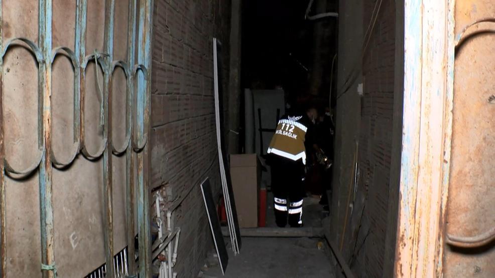 Eğlence mekanına koronavirüs baskını: Kaçan 2 kişi merdivenden düşerek yaralandı