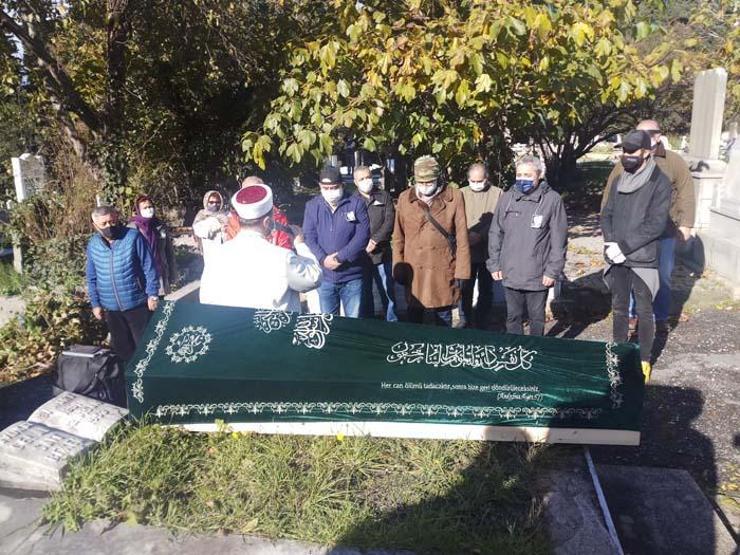 Usta oyuncu Devrim Parscan son yolculuğuna uğurlandı Krallar gibi gitti